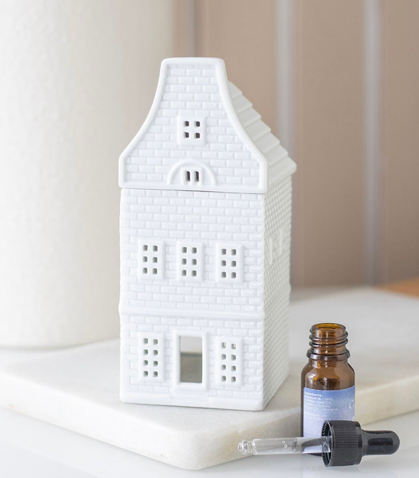 White Nordic House Wax Warmer